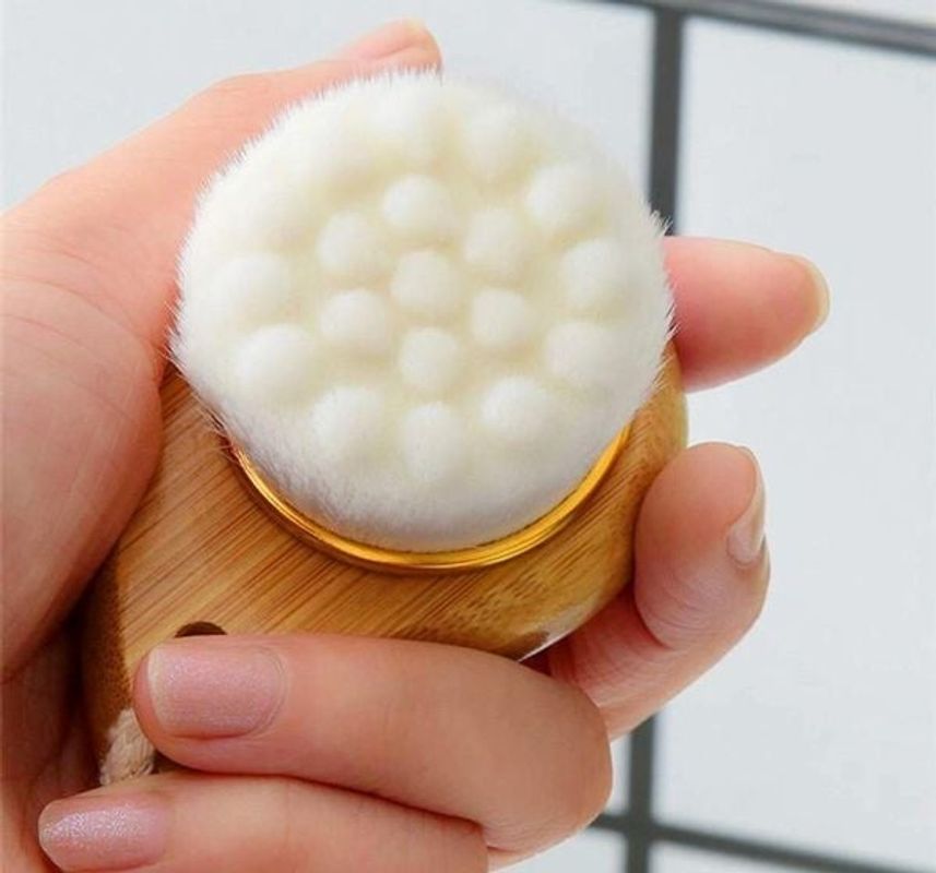 Facial Brush with Bamboo Handle - CHRISTMAS GIFT ALERT!